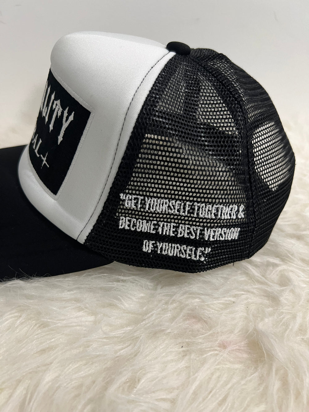 P GLOBAL TRUCKER CAP